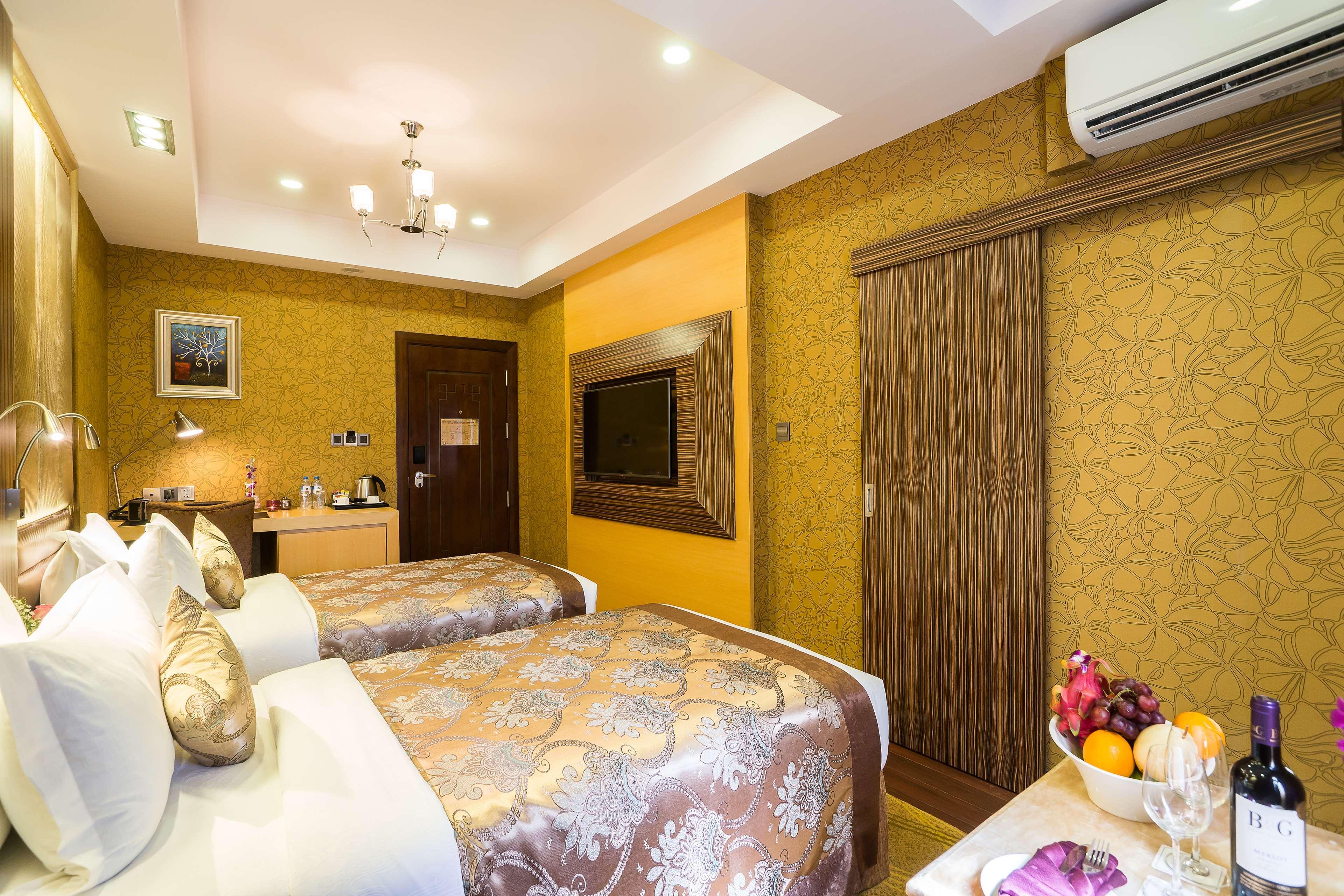 Western Chinatown Hotel 4*